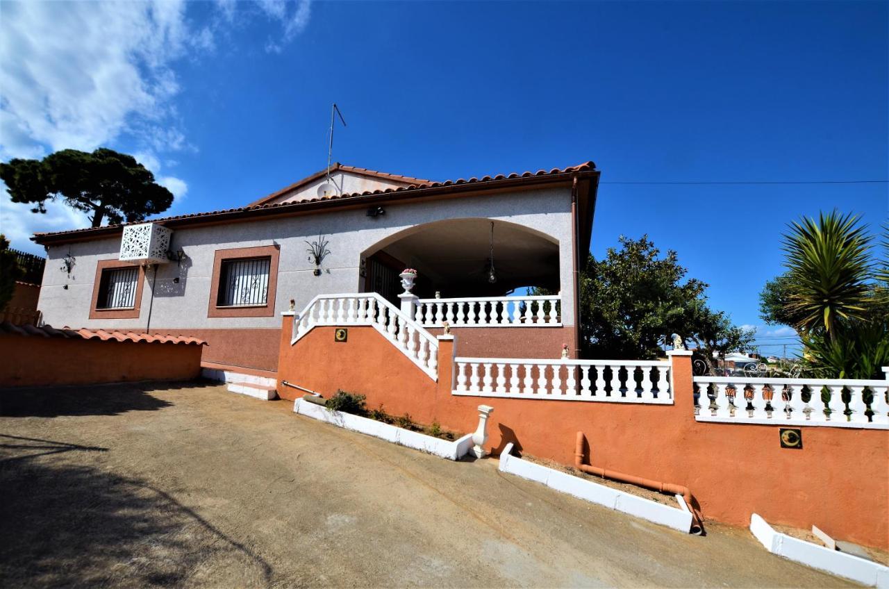 Villa Olombel Massanet De La Selva Bagian luar foto
