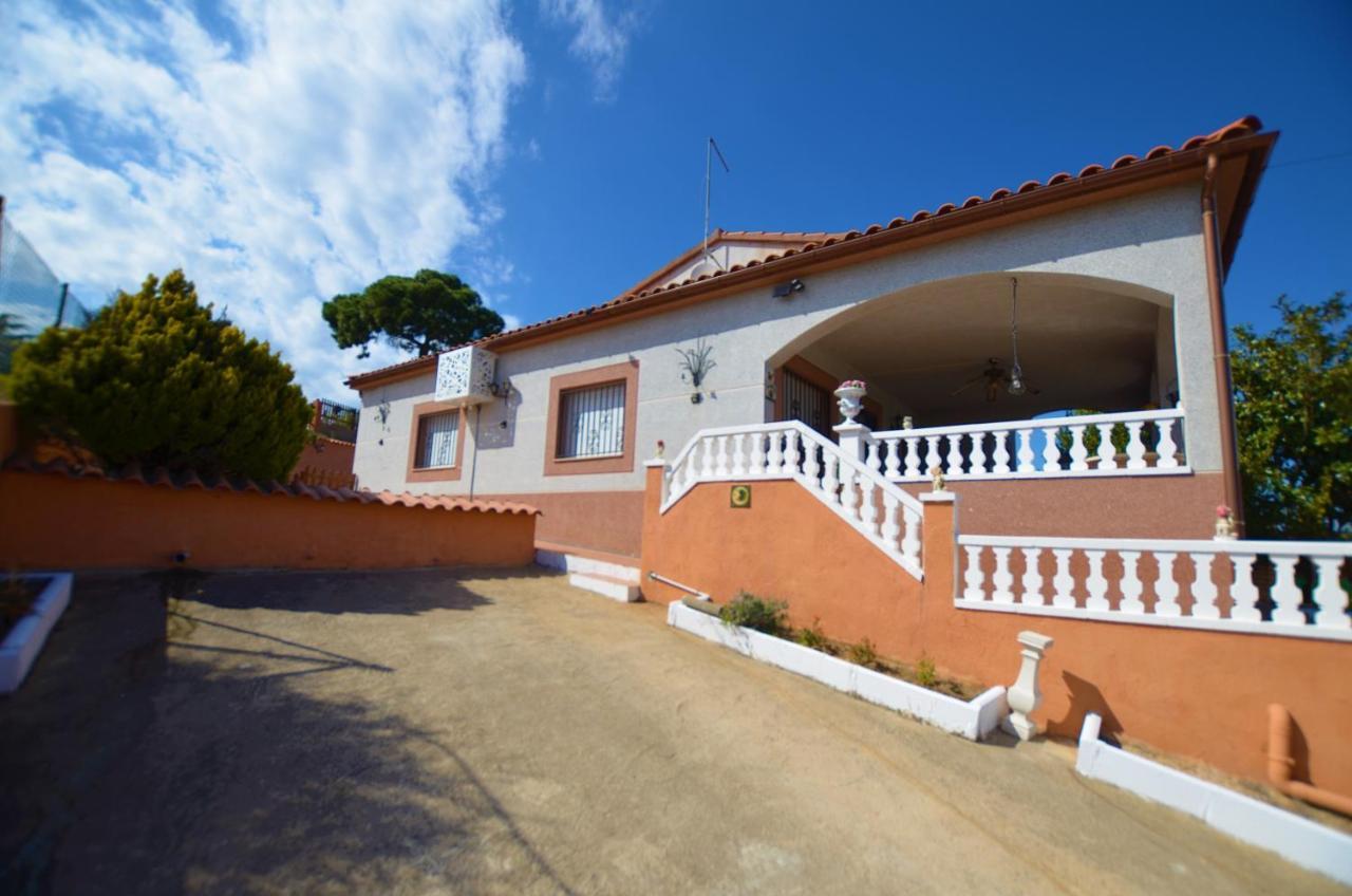 Villa Olombel Massanet De La Selva Bagian luar foto