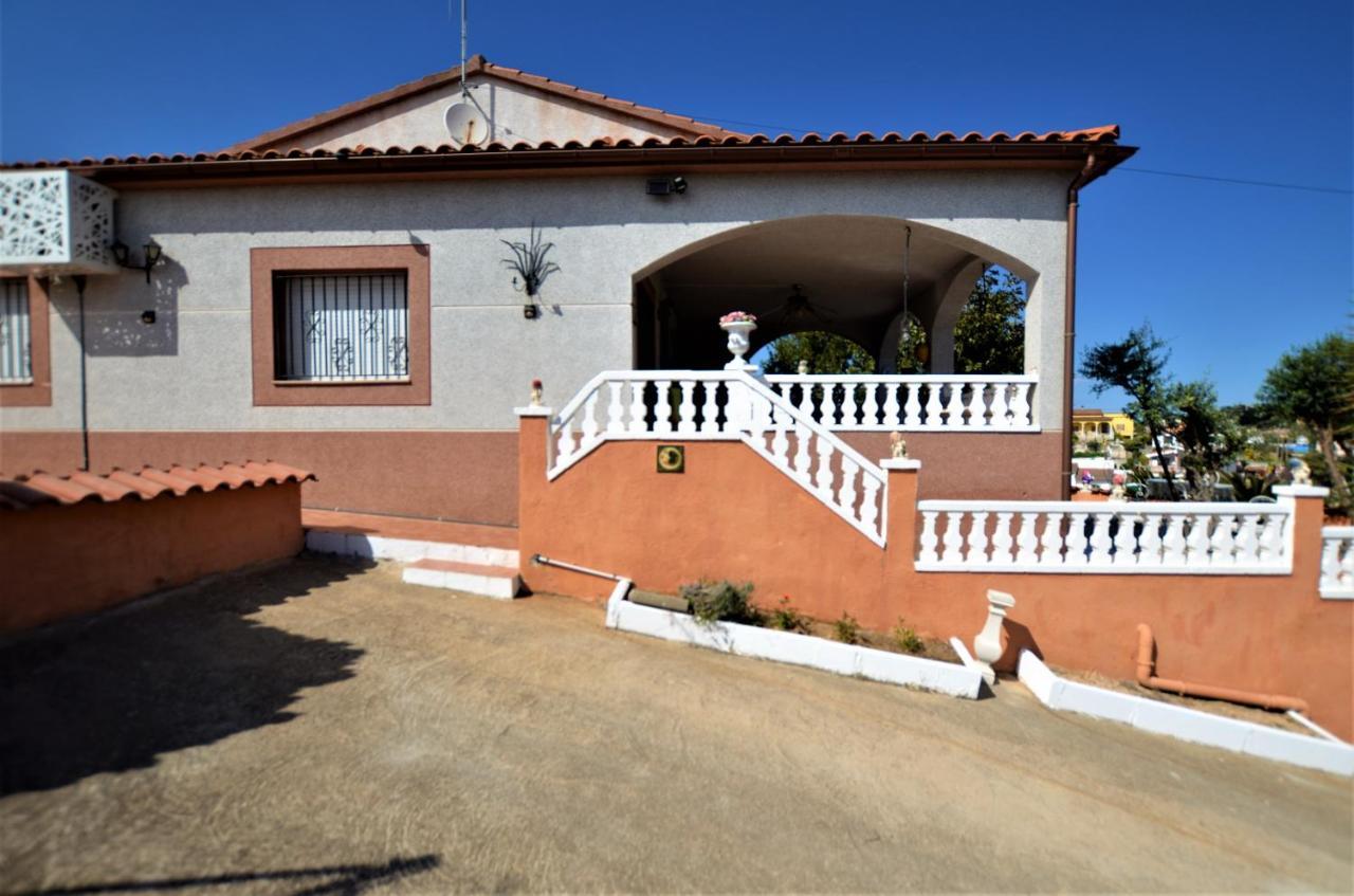 Villa Olombel Massanet De La Selva Bagian luar foto