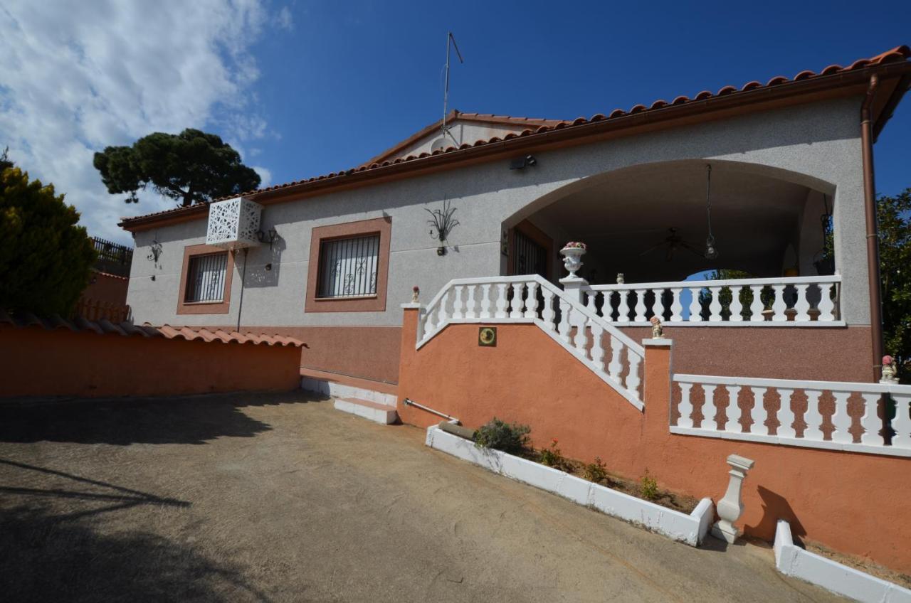Villa Olombel Massanet De La Selva Bagian luar foto